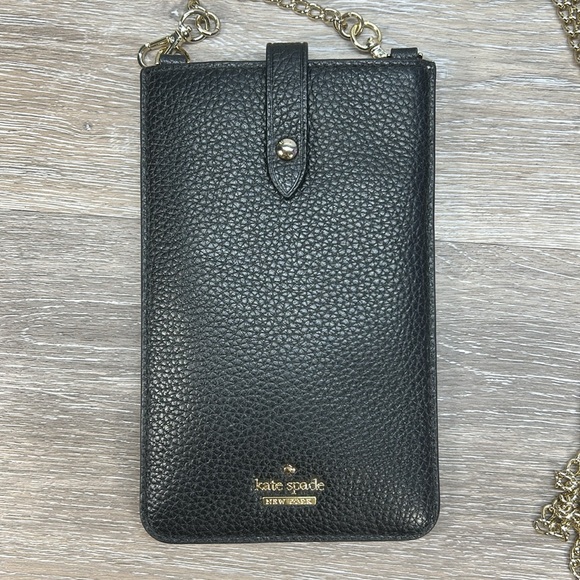 kate spade Handbags - Kate Spade Black Leather Crossbody Bag